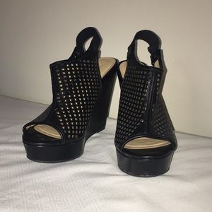 Chinese Laundry Wedges